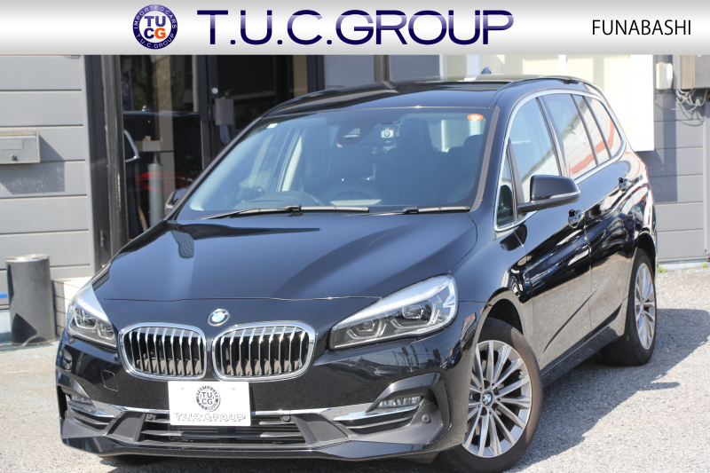 BMW 2シリーズ 218d ｸﾞﾗﾝﾂｱﾗｰ ﾗｸﾞｼﾞｭｱﾘｰ 後期 1ｵｰﾅ ﾌｪｲｽﾘﾌﾄ後 3列7人乗 ADｱｸﾃｨﾌﾞｾｰﾌﾃｨ&ｺﾝﾌｫｰﾄP 追従ACC HUD ﾋｰﾀｰ黒革 電動ﾄﾗﾝｸ LEDﾍｯﾄﾞﾗｲﾄ ﾀｯﾁ画面HDDﾅﾋﾞﾊﾟｰｷﾝｸﾞｱｼｽﾄ 衝突軽減ﾌﾞﾚｰｷ 車線逸脱警告 歩行者警告 2年保証